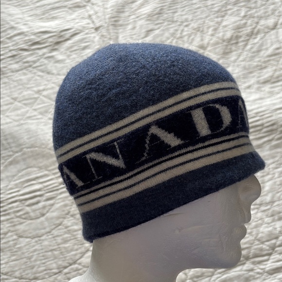 Canada Goose Wool Beanie - Picture 4 of 13